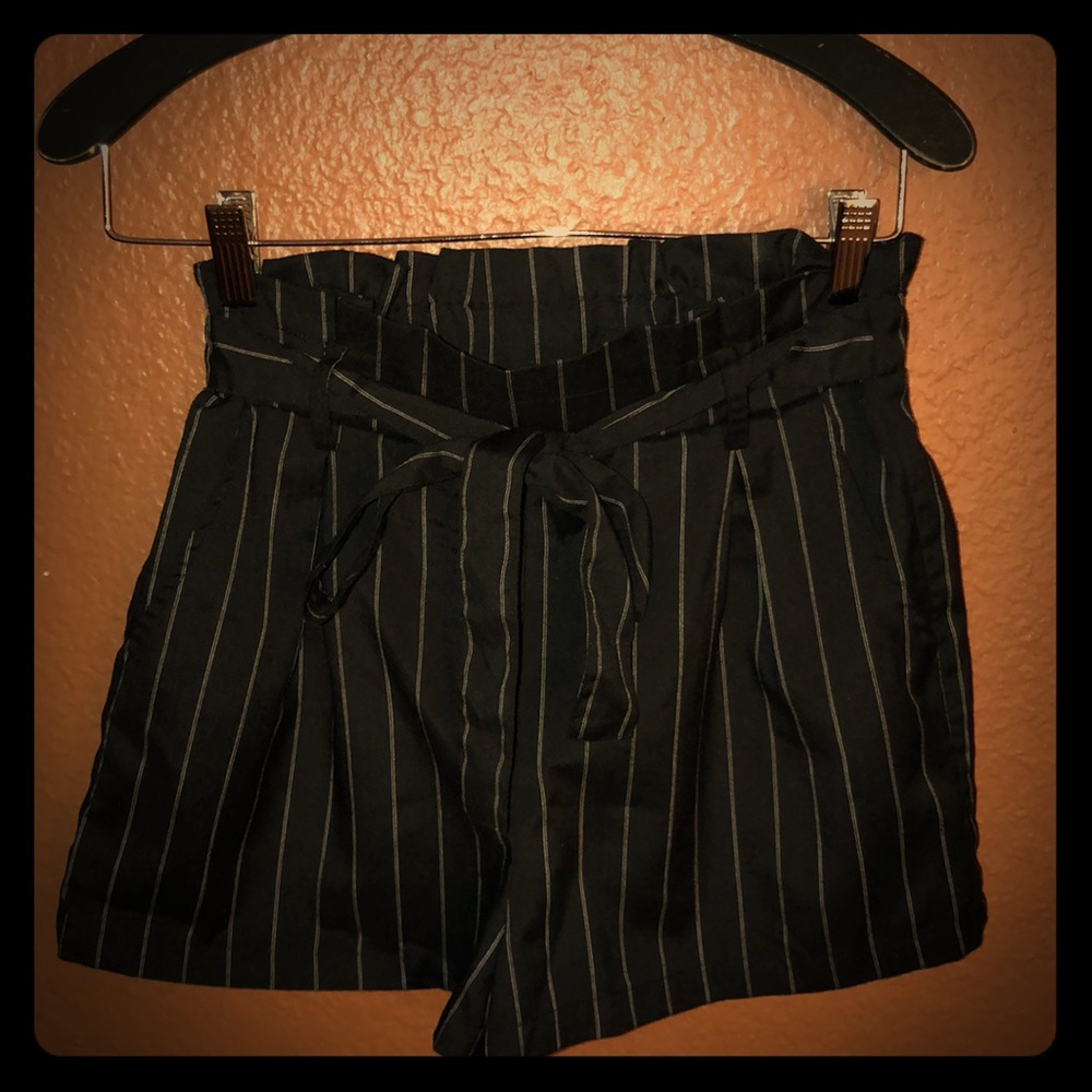 High waisted pin strips shorts